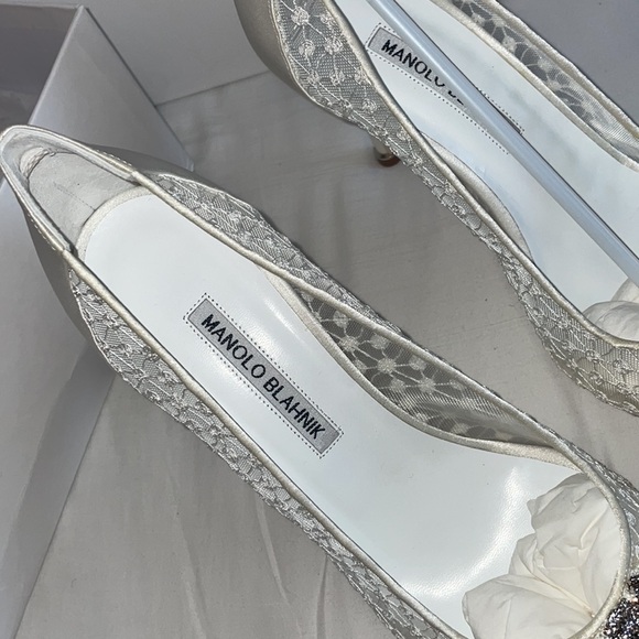 Manolo Blahnik Hangisi 90 Crystal Lace Bridal Wedding Pump Heels - Picture 7 of 15